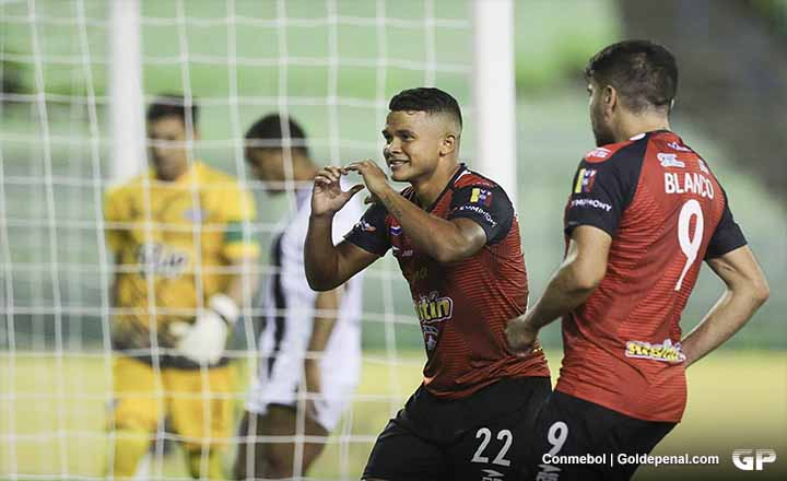 Caracas FC derrotó a Libertad y se puso segundo